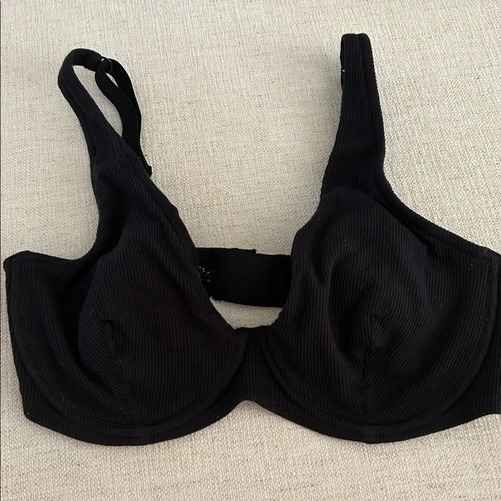 Simone Perele Eugenie Plunge Underwire Bra, Black. INT size 34D, NWOT.